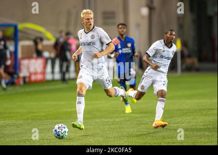 Jakob Glesnes, Verteidiger der Philadelphia Union, schiebt den Ball während eines MLS-Fußballmatches zwischen dem FC Cincinnati und der Philadelphia Union, das am Mittwoch, den 23.. September 2020, in einem Unentschieden von 0-0 im Nippert Stadium in Cincinnati endete, OH. (Foto von Jason Whitman/NurPhoto) Stockfoto