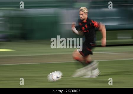 Adnan Januzaj von Real Sociedad läuft mit dem Ball während des La Liga Santader-Spiels zwischen Elche CF und Real Sociedad im Estadio Martinez Valero am 27. September 2020 in Elche, Spanien. (Foto von Jose Breton/Pics Action/NurPhoto) Stockfoto