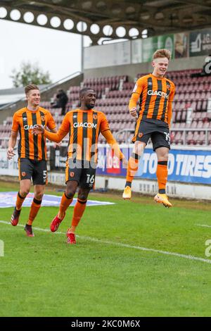 Keane Lewis-Potter feiert nach dem Tor für Hull City, um die Führung zu übernehmen, um es 1 - 0 gegen Northampton Town zu schaffen, während der Sky Bet League ein Spiel zwischen Northampton Town und Hull City im PTS Academy Stadium, Northampton, England am 26.. September 2020. (Foto von John Cripps/MI News/NurPhoto) Stockfoto