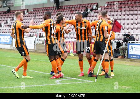 Keane Lewis-Potter feiert nach dem Tor für Hull City, um die Führung zu übernehmen, um es 1 - 0 gegen Northampton Town zu schaffen, während der Sky Bet League ein Spiel zwischen Northampton Town und Hull City im PTS Academy Stadium, Northampton, England am 26.. September 2020. (Foto von John Cripps/MI News/NurPhoto) Stockfoto