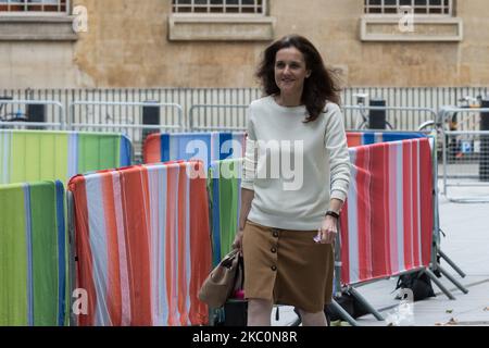 Die konservative Abgeordnete Theresa Villiers wird am 27. September 2020 vor dem BBC Broadcasting House im Zentrum von London in London, England, gesehen. (Foto von Wiktor Szymanowicz/NurPhoto) Stockfoto