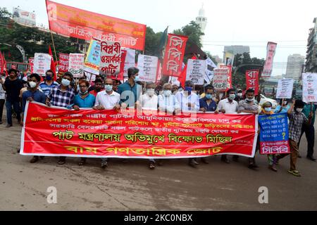 Die Linke Demokratische Allianz führt am 27. September 2020 eine Demonstration vor dem Jute-Ministerium durch und fordert die Wiedereröffnung aller Jutemühlen der Regierung in Dhaka, Bangladesch. (Foto von Mamunur Rashid/NurPhoto) Stockfoto