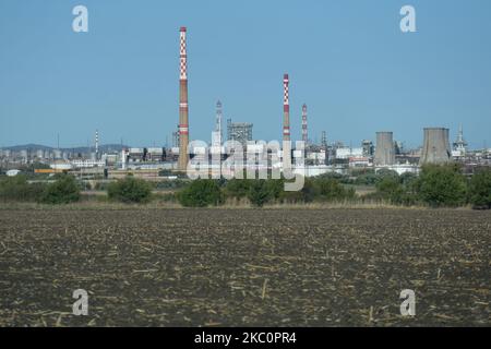 Eine allgemeine Ansicht von LUKOIL Neftochim Burgas, mit Sitz in Burgas, Bulgarien, der größten Ölraffinerie auf dem Balkan und dem größten Industrieunternehmen in Bulgarien. Am Sonntag, den 27. September 2020, Polen. (Foto von Artur Widak/NurPhoto) Stockfoto