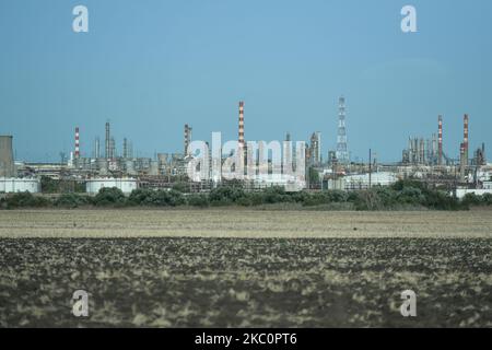 Eine allgemeine Ansicht von LUKOIL Neftochim Burgas, mit Sitz in Burgas, Bulgarien, der größten Ölraffinerie auf dem Balkan und dem größten Industrieunternehmen in Bulgarien. Am Sonntag, den 27. September 2020, Polen. (Foto von Artur Widak/NurPhoto) Stockfoto