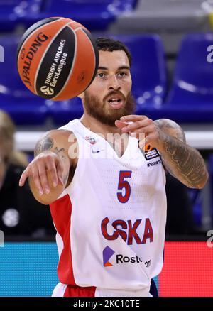 Mike James während des Spiels zwischen dem FC Barcelona und dem CSKA Moskau, das der Woche 1 der Euroleague entspricht, spielte am 01.. Oktober 2020 im Palau Blaugrana in Barcelona, Spanien. (Foto von Joan Valls/Urbanandsport/NurPhoto) Stockfoto