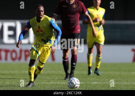 Joel Obi beim Spiel der Serie BKT zwischen Chievo Verona und Salernitana im Stadio Marcantonio Bentegodi am 3. Oktober 2020 in Verona, Italien. (Foto von Emmanuele Ciancaglini/NurPhoto) Stockfoto