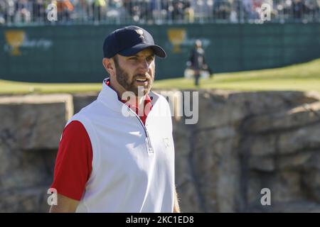 United States Team Player Dustin Johnson auf dem Fairway 1. während des PGA Presidents Cup 4Ball Match beim Jack Nicklaus GC in Incheon, Südkorea. (Foto von Seung-il Ryu/NurPhoto) Stockfoto