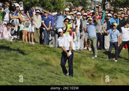 United States Team Player Dustin Johnson Action auf dem Fairway 15. während der PGA Presidents Cup Runde 1 4some 5match Eröffnung in Jack Nicklaus GC, Incheon. (Foto von Seung-il Ryu/NurPhoto) Stockfoto