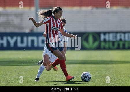 Kylie Strom von Atletico hat beim Primera Division Feminina-Spiel zwischen Atletico de Madrid und UD Granadilla Teneriffa am 10. Oktober 2020 in Madrid, Spanien, bestanden. (Foto von Jose Breton/Pics Action/NurPhoto) Stockfoto