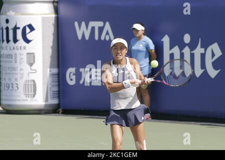 Sloane Stephens aus den USA und Kimiko Date-Krumm aus JPN spielen am 24. September 2015 ein Spiel während der dritten Runde der WTA Korea Open auf dem Olympic Park Tennis Court in Seoul, Südkorea. Sloane Stephens Match gewann den Punktestand mit 6-3,6-4. (Foto von Seung-il Ryu/NurPhoto) Stockfoto