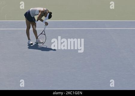 Sloane Stephens aus den USA und Kimiko Date-Krumm aus JPN spielen am 24. September 2015 ein Spiel während der dritten Runde der WTA Korea Open auf dem Olympic Park Tennis Court in Seoul, Südkorea. Sloane Stephens Match gewann den Punktestand mit 6-3,6-4. (Foto von Seung-il Ryu/NurPhoto) Stockfoto