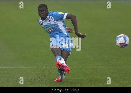 Yoan Zouma von Barrow in Aktion während des Sky Bet League 2-Spiels zwischen Barrow und Leyton Orient in der Holker Street, Barrow-in-Furness am Samstag, 10.. Oktober 2020. (Foto von Mark Fletcher/MI News/NurPhoto) Stockfoto