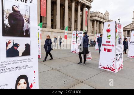 Eine Ausstellung „Stop Execution in Iran“, die die iranische Regierung auffordert, die Todesstrafe im Iran am 10. Oktober 2020 auf dem Trafalgar Square in London, England, zu beenden. Die Ausstellung, die von anglo-iranischen Gemeinschaften in Großbritannien veranstaltet wurde, markierte den Welttag gegen die Todesstrafe. (Foto von Dominika Zarzycka/NurPhoto) Stockfoto