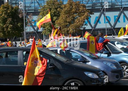 Protest gegen die von rrss einberufene und von vox zitierte Regierung in Madrid, Spanien, am 0ctober 12. 2020. (Foto von Antonio Navia/NurPhoto) Stockfoto