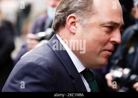 Der Verteidigungsminister Ben Wallace, Abgeordneter der Konservativen Partei für Wyre und Preston North, trifft am 13. Oktober 2020 in der Downing Street ein, um am wöchentlichen Kabinettstreffen im Foreign, Commonwealth and Development Office (FCDO) in London, England, teilnehmen zu können. (Foto von David Cliff/NurPhoto) Stockfoto
