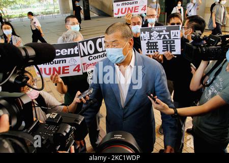 Jimmy Lai nimmt erneut an der Gerichtsverhandlung von West Kowloon Teil, um eine Anklage wegen unerlaubter Versammlung während der Tiananmen-Platz-Vigil im Juni 4, Hongkong, 15.. Oktober 2020, zu beantworten (Foto von Tommy Walker/NurPhoto) Stockfoto