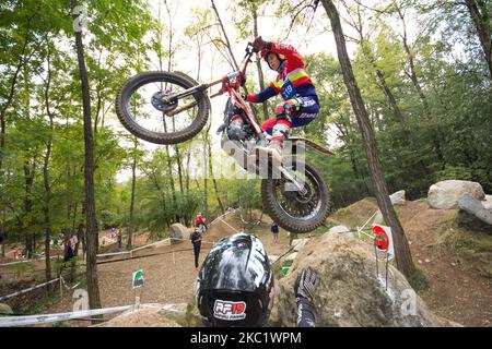 LAZZATE, ITALIEN - 10. OKTOBER 2020: Amau Farre, TRRS Team, im Einsatz während der FIM Trial2 Weltmeisterschaft 2020 in Lazzate, Italien, am 11. Oktober 2020. (Foto von Massimo Bertolini/NurPhoto) Stockfoto