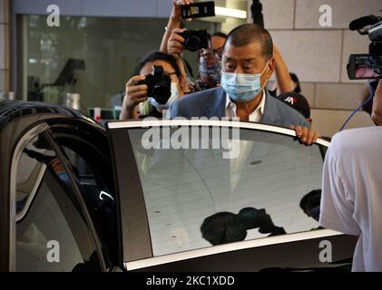 Jimmy Lai, Inhaber von Next Media Digital, nimmt am West Kowloon Court Teil, um eine vorherige Anklage zu beantworten, nur wenige Stunden nachdem eines seiner Büros in Kowloon von der Polizei in Hongkong, Kowloon, Hongkong, 15.. Oktober 2020, erhoben wurde (Foto: Tommy Walker/NurPhoto) Stockfoto