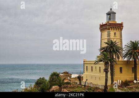 Cape Spartel Leuchtturm am Eingang zur Straße von Gibraltar in Tanger (Tanger), Marokko, Afrika. Hier treffen sich Atlantik und Mittelmeer. (Foto von Creative Touch Imaging Ltd./NurPhoto) Stockfoto