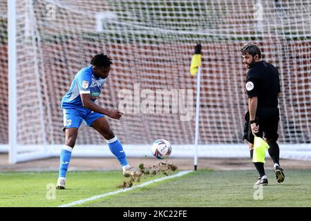 Kgosi Ntlhe von Barrow während des Sky Bet League 2-Spiels zwischen Harrogate Town und Barrow in Wetherby Road, Harrogate, England am 17.. Oktober 2020. (Foto von Mark Fletcher/MI News/NurPhoto) Stockfoto