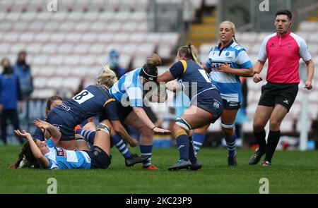 Alana Bainbridge von Darlington Mowden Park Sharks und Alex Matthews von Worcester Warriors Women während des WOMEN's S ALLIANZ PREMIER 15S-Matches zwischen Darlington Mowden Park Sharks und Worcester Warriors in der Northern Echo Arena, Darlington am Samstag, den 17.. Oktober 2020. (Foto von Chris Booth/MI News/NurPhoto) Stockfoto