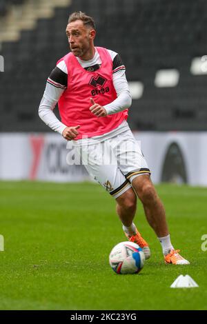 Milton Keynes Dons Richard Keogh vor der Sky Bet League ein Spiel zwischen MK Dons und Gillingham im Stadium MK, Milton Keynes am Samstag, den 17.. Oktober 2020. (Foto von John Cripps/MI News/NurPhoto) Stockfoto