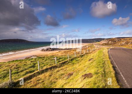 Großer Sandstrand bei Gairloch an der atlantikküste von Wester Ross, Schottland Stockfoto
