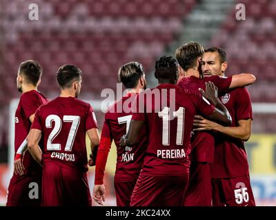 Spieler des CFR Cluj feiern nach dem Siegtreffer im Spiel 7. in der Rumänien League 1 zwischen CFR Cluj und FC Botosani im Dr.-Constantin-Radulescu-Stadion, Cluj-Napoca, Rumänien (Foto: Flaviu Buboi/NurPhoto) Stockfoto