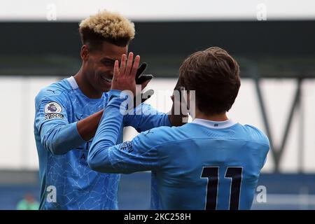 Citys Felix Nmecha feiert den 3-0. Platz beim Premier League 2-Spiel zwischen Manchester City und Leicester City im Academy Stadium, Manchester, England am 18.. Oktober 2020. (Foto von Chris Donnelly/MI News/NurPhoto) Stockfoto