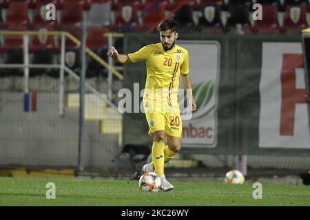 Andrei Ciobanu aus Rumänien in Aktion beim Fußballspiel zwischen Rumänien U21 und Malta U21 der Qualifikationsrunde für die U-21-Europameisterschaft 2021 am 13. Oktober 2020 in Giurgiu, Rumänien. (Foto von Alex Nicodim/NurPhoto) Stockfoto