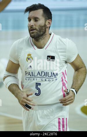 Rudy Fernndez von Real Madrid in Aktion während der spanischen Liga, Liga Endesa ACB, Basketballspiel zwischen Real Madrid Baloncesto und Mombus Obradoiro im Pavillon des Wizink Center am 20. Oktober 2020 in Madrid, Spanien. (Foto von Oscar Gonzalez/NurPhoto) Stockfoto