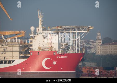 Am 24. Oktober 2020 wurde das Kanuni-Bohrschiff zur Wartung im Hafen Haydarpasa in Istanbul, Türkei, angedockt, bevor die geplanten Bohrungen im Schwarzen Meer durchgeführt wurden. (Foto von Diego Cupolo/NurPhoto) Stockfoto