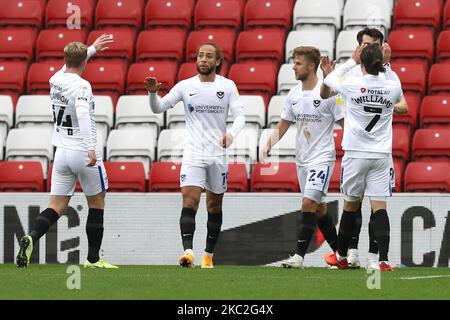 John Marquis aus Portsmouth feiert den 2-1. Platz während des Sky Bet League 1-Spiels zwischen Sunderland und Portsmouth im Stadium of Light, Sunderland, am Samstag, dem 24.. Oktober 2020. (Foto von Robert Smith/MI News/NurPhoto) Stockfoto