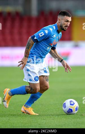 Matteo Politano von SSC Napoli steuert den Ball während des Serie-A-Spiels zwischen Benevento Calcio und SSC Napoli am 25. Oktober 2020 im Stadio Ciro Vigorito, Benevento, Italien. (Foto von Giuseppe Maffia/NurPhoto) Stockfoto