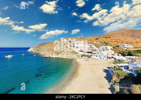 Der Sandstrand Agali in Folegandros Insel, Griechenland Stockfoto