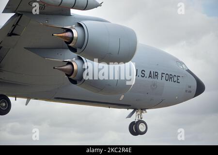 DIE US Air Force Boeing KC-135R Stratotanker kehrt zu RAF Mildenhall zurück. Montag, 19. Oktober 2020. (Foto von Jon Hobley/MI News/NurPhoto) Stockfoto