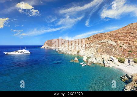 Der Kiesstrand Galyfos auf der Insel Folegandros, Griechenland Stockfoto