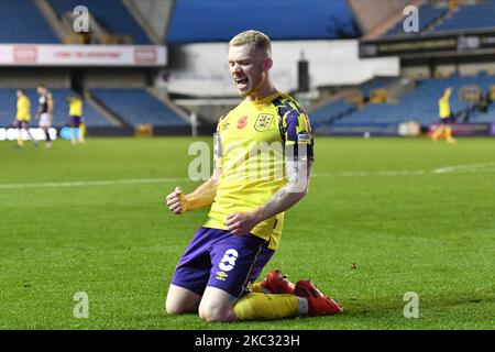 Lewis O'Brien aus Huddersfield Town feiert sein Tor während des Sky Bet Championship-Spiels zwischen Millwall und Huddersfield Town am 31. Oktober 2020 in London, England. (Foto von MI News/NurPhoto) Stockfoto