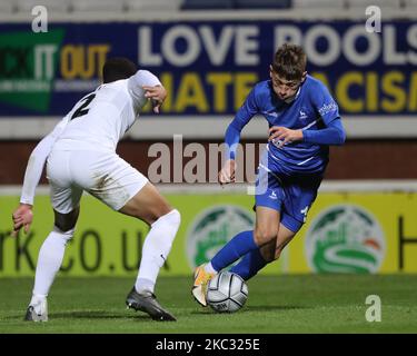 Joe Gray von Hartlepool United im Einsatz mit Ben Wynter von Torquay United während des Spiels der Vanarama National League zwischen Hartlepool United und Torquay United am Samstag, 31.. Oktober 2020, im Victoria Park, Hartlepool. (Foto von Mark Fletcher/MI News/NurPhoto) Stockfoto