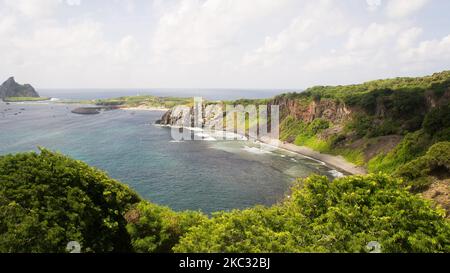 Eine landschaftlich unglaubliche Aussicht auf die Insel in Fernando de Noronha, Brasilien Stockfoto