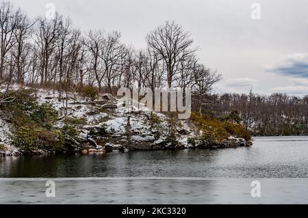 Frozen Sunfish Pond, New Jersey USA, Hardwick Township, New Jersey Stockfoto