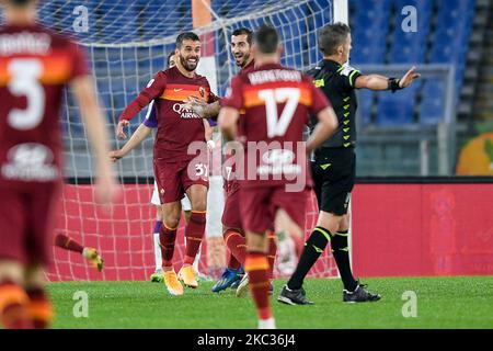 Leonardo Spinazzola von AS Roma feiert nach dem ersten Tor in der Serie Ein Spiel zwischen AS Roma und ACF Fiorentina im Stadio Olimpico, Rom, Italien am 1. November 2020. (Foto von Giuseppe Maffia/NurPhoto) Stockfoto