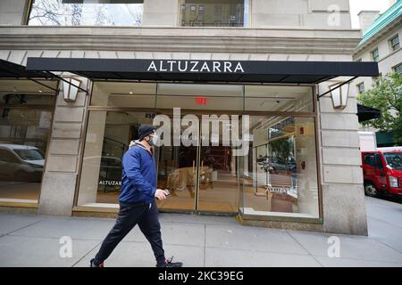 Ein Blick auf aufgekalte Luxusgeschäfte entlang der Madison Avenue am 3. November 2020 in New York City. Nach einer rekordverdächtigen vorzeitigen Wahlbeteiligung gehen die Amerikaner am letzten Tag zu den Wahlurnen, um bei den Präsidentschaftswahlen 2020 für den amtierenden US-Präsidenten Donald Trump oder den demokratischen Kandidaten Joe Biden zu stimmen. (Foto von John Nacion/NurPhoto) Stockfoto