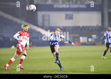 Barry Bannan von Sheffield Wednesday schießt während des Sky Bet Championship-Spiels zwischen Sheffield Wednesday und Millwall am Samstag, dem 7.. November 2020 in Hillsborough, Sheffield. (Foto von Pat Scaasi/MI News/NurPhoto) Stockfoto