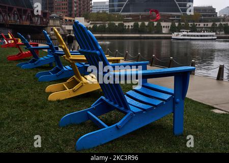 Genießen Sie die Aussicht entlang des Chicago Riverwalk Stockfoto