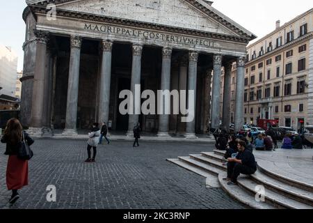 Blick auf die piazza della Rotonda (Pantheon), in Rom, Italien, am 10. November 2020 inmitten der zweiten Welle des Coronavirus. (Foto von Andrea Ronchini/NurPhoto) Stockfoto