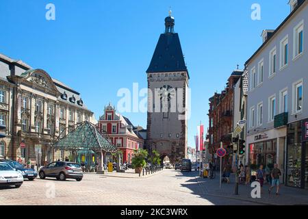 Speyer, Rheinland-Pfalz, Deutschland - 02. Juli 2022: Das Alte Tor war früher das wichtigste westliche Stadttor der mittelalterlichen Festung. Stockfoto