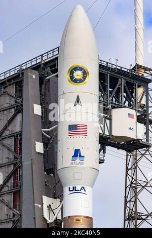 Nov 13, 2020 - Eine ULA AtlasV Rakete steht vor der NROL-101 Mission am heutigen Tag auf dem Launch Pad 41 der Cape Canaveral Air Force Station bereit. (Foto von Manuel Mazzanti/NurPhoto9 Stockfoto