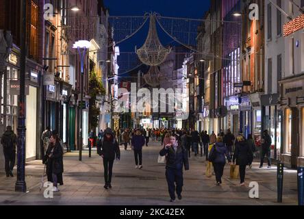 Eine Gesamtansicht der Grafton Street im Zentrum von Dublin. Am Samstag, den 14. November 2020, in Dublin, Irland. (Foto von Artur Widak/NurPhoto) Stockfoto