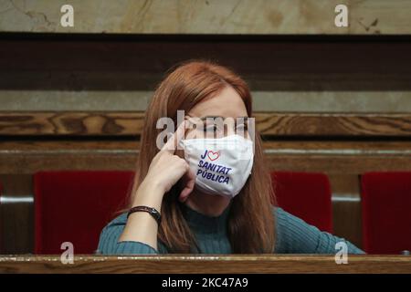 Jerssica Albiach, aus Catalunya-en Comu Podem, während des Kontrollsesions im Parlament, am 18.. November 2020 in Barcelona. -- (Foto von Urbanandsport/NurPhoto) Stockfoto